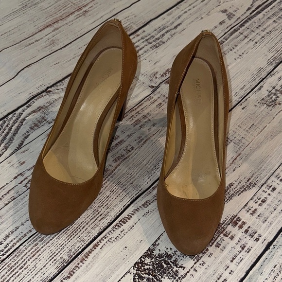 Michael Kors Shoes - Michael Kors Susan Flex Pump Suede Sz. 7.5